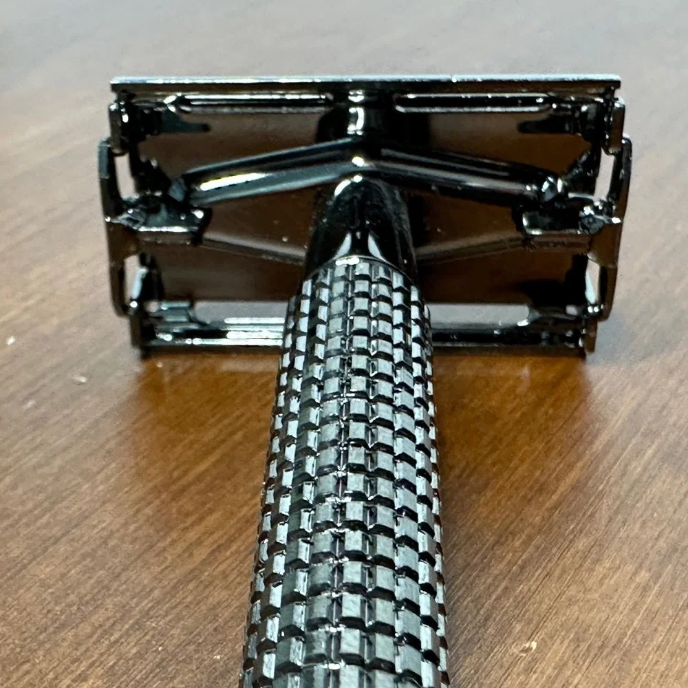 Double Edge Safety Razor Black Chrome/Gunmetal Knurled Handle‎ Modern DE Razor